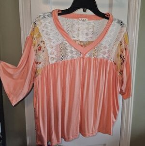 POL Women's Coral and White Lace Blouse